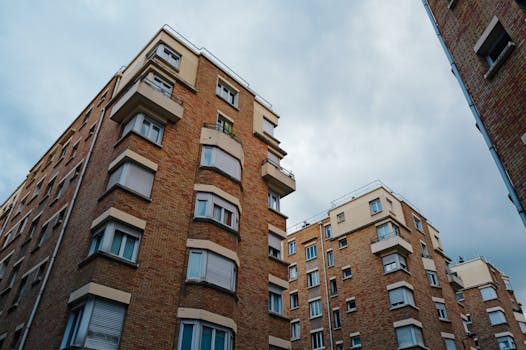 ¿Dónde es más difícil comprar una casa en España?