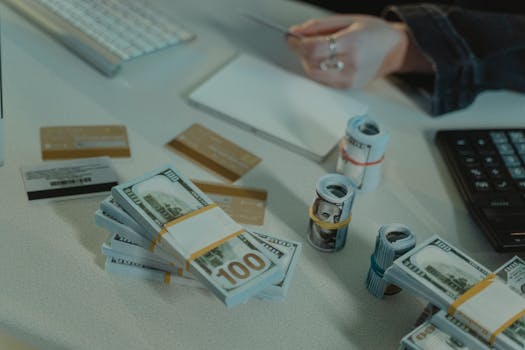 OCU demuestra que es posible ahorrar 1.273 € al año en ...