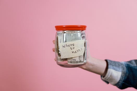 SAVE (SOMETHING) UP in Spanish - Cambridge Dictionary